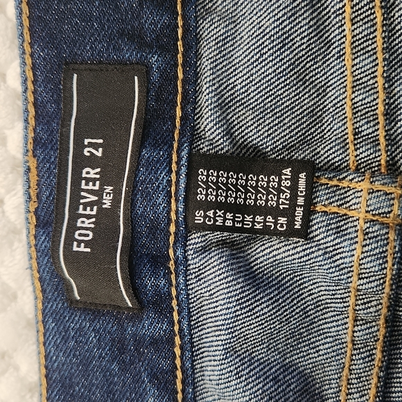 FOREVER 21 MENS JEANS SIZE 32×32 WASHED DISTRESSED DARK BLUE DENIM - Picture 4 of 9